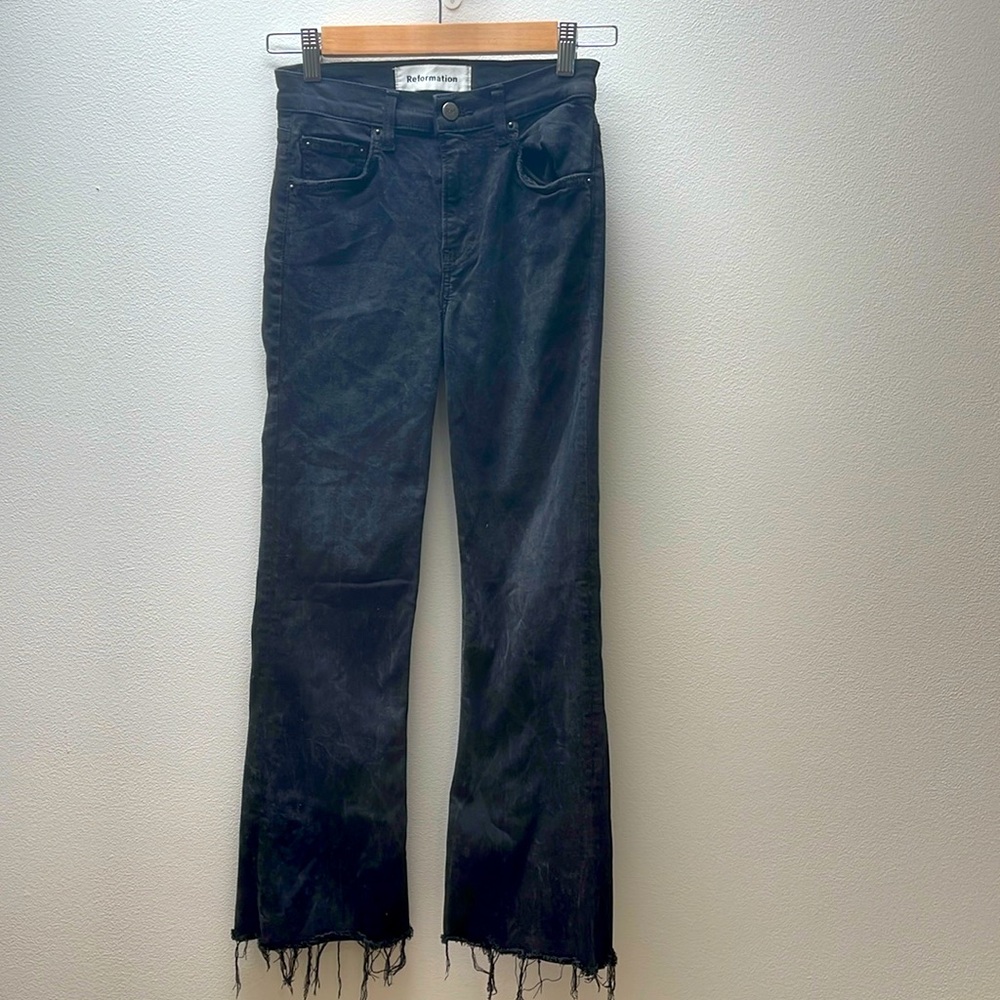 Reformation Raw Hem Flare Jeans – Washed Black